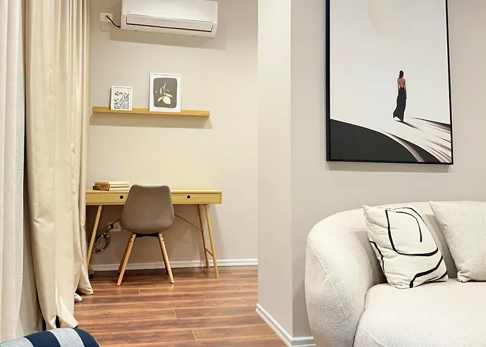 Cozy Luxury Lägenhet Tirana